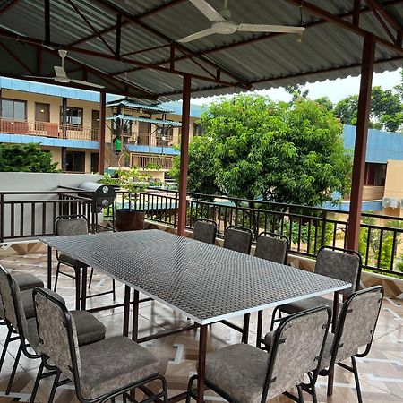 Ama Garden Sauraha Hotel Bagian luar foto