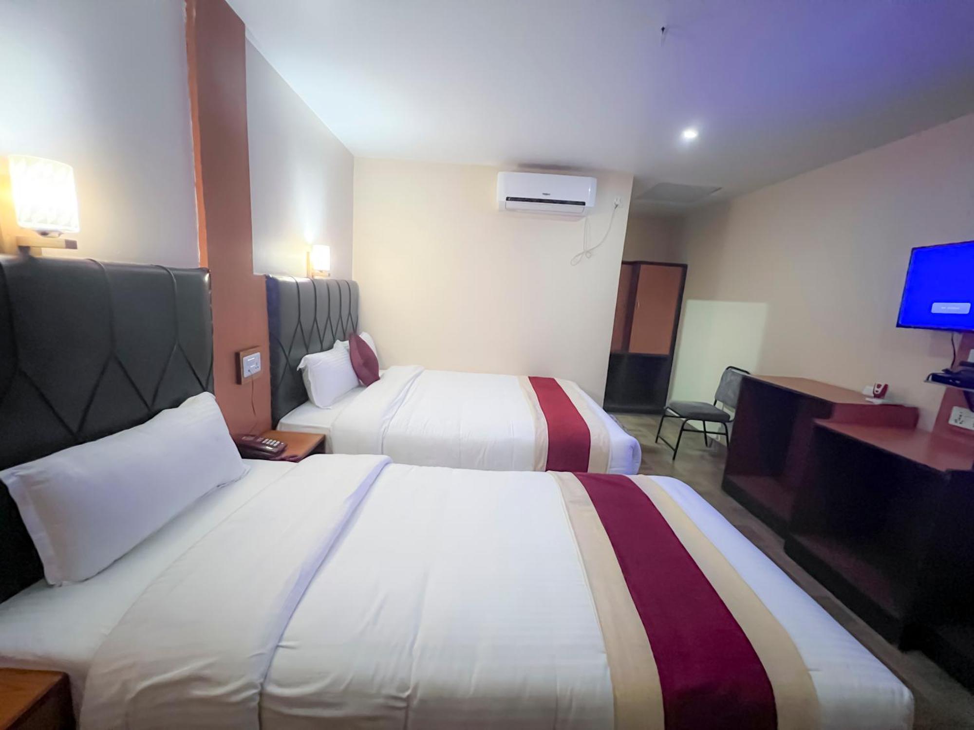 Ama Garden Sauraha Hotel Bagian luar foto