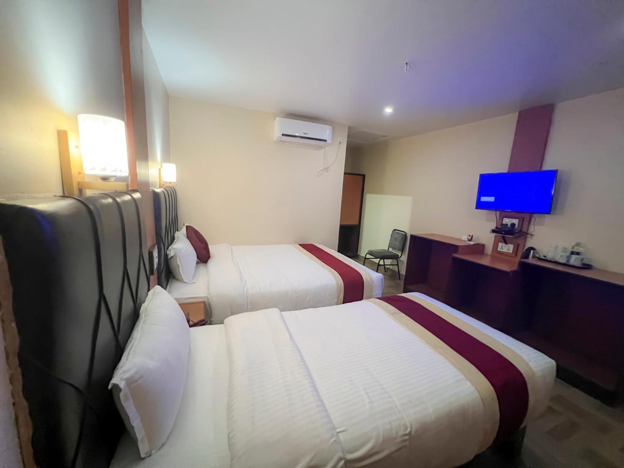 Ama Garden Sauraha Hotel Bagian luar foto