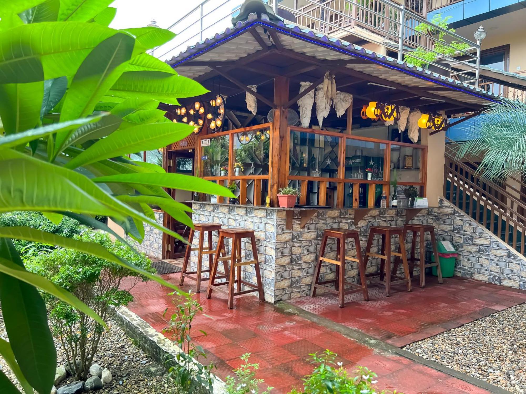Ama Garden Sauraha Hotel Bagian luar foto
