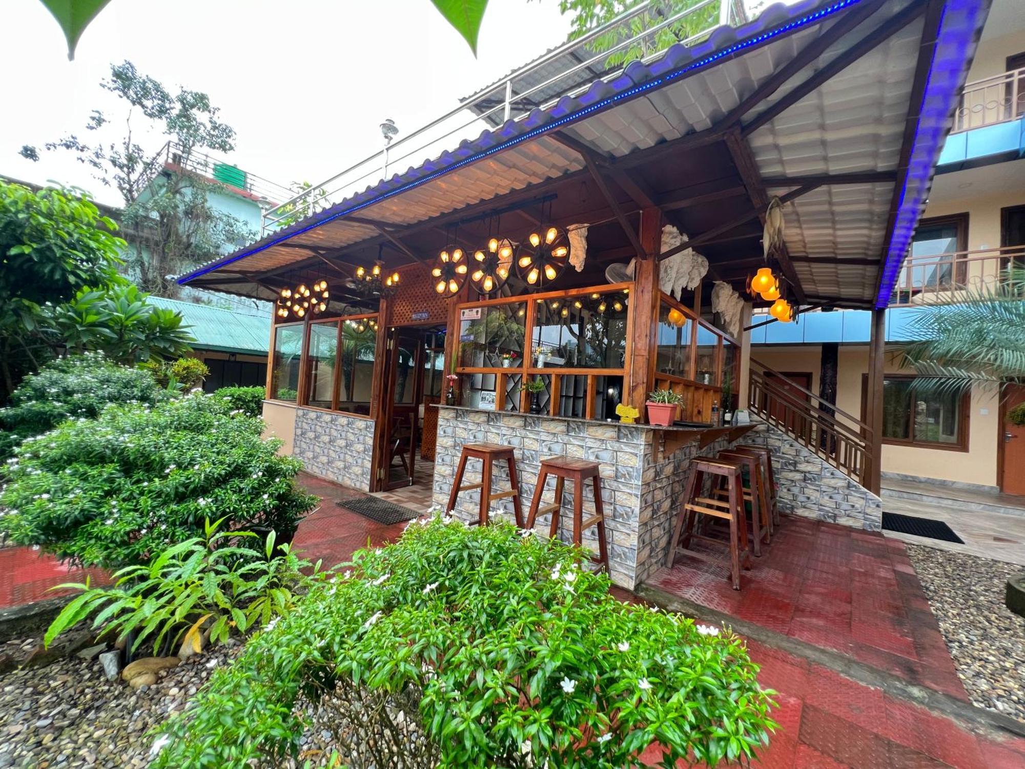 Ama Garden Sauraha Hotel Bagian luar foto