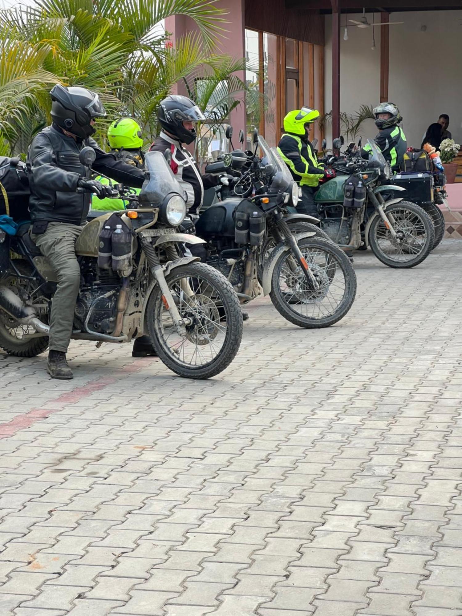 Ama Garden Sauraha Hotel Bagian luar foto
