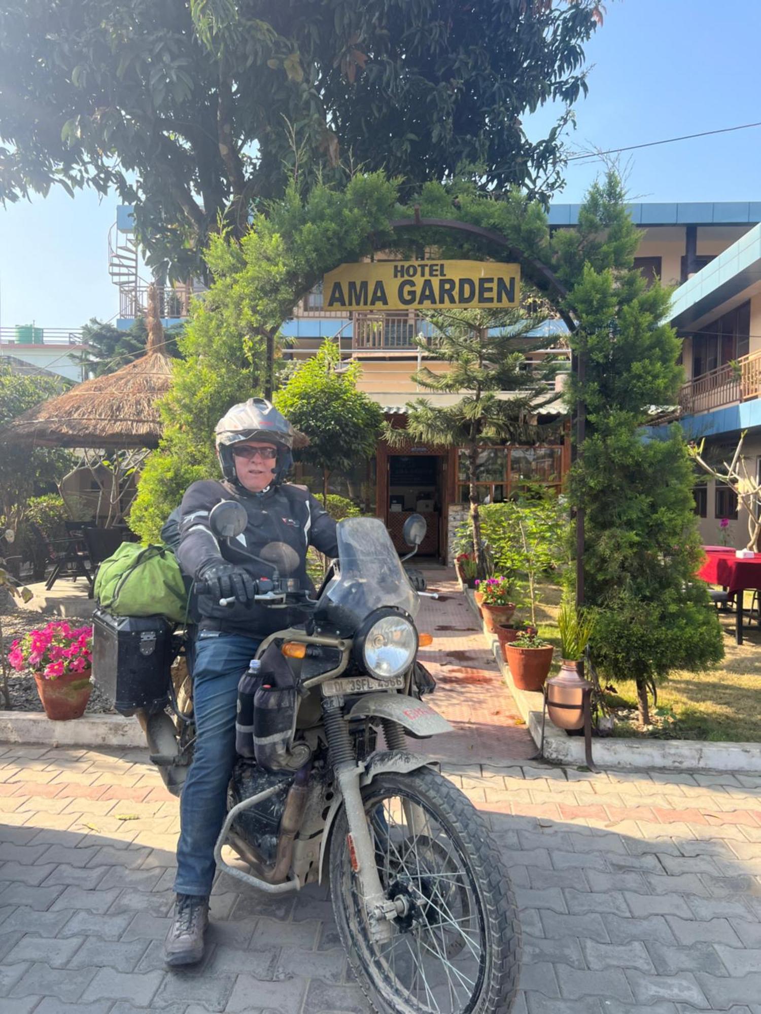 Ama Garden Sauraha Hotel Bagian luar foto