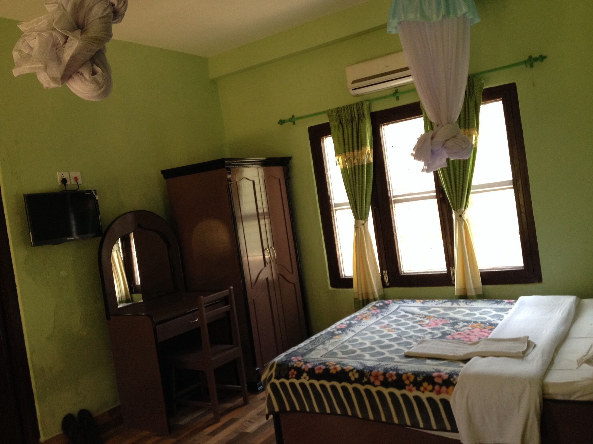 Ama Garden Sauraha Hotel Bagian luar foto